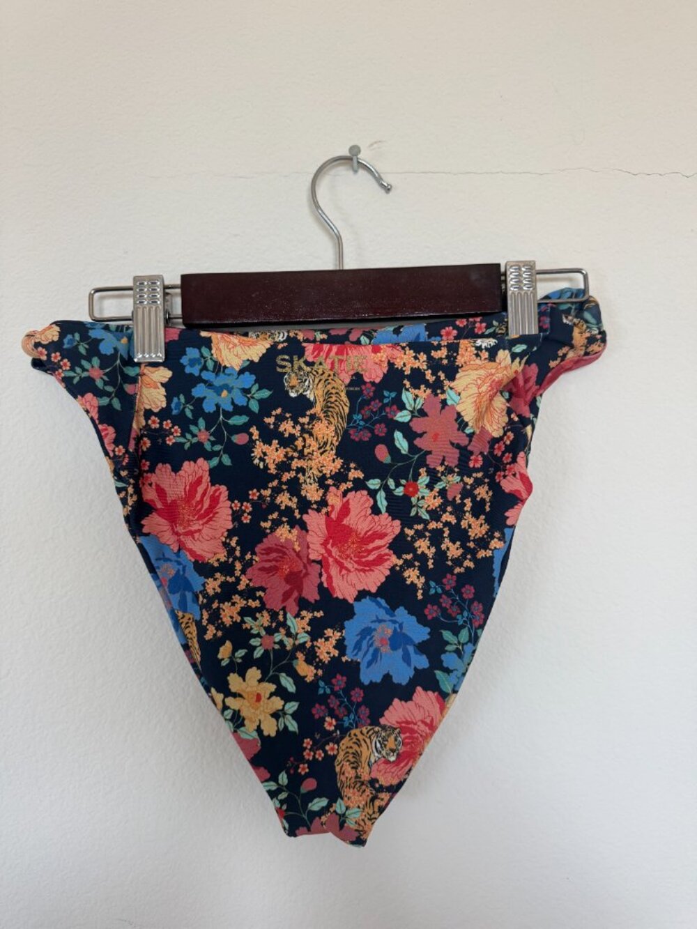SKATIE BIKINI- Salty Top, Lola Bottom Bali Print M - Picture 4 of 5